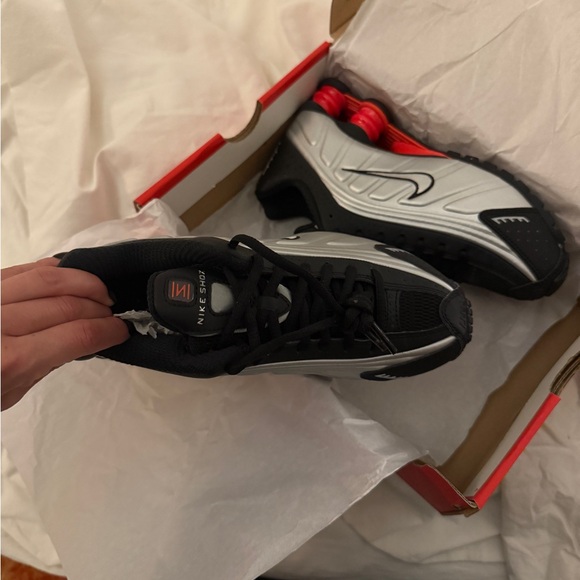 Nike Shox R4 - Picture 4 of 5